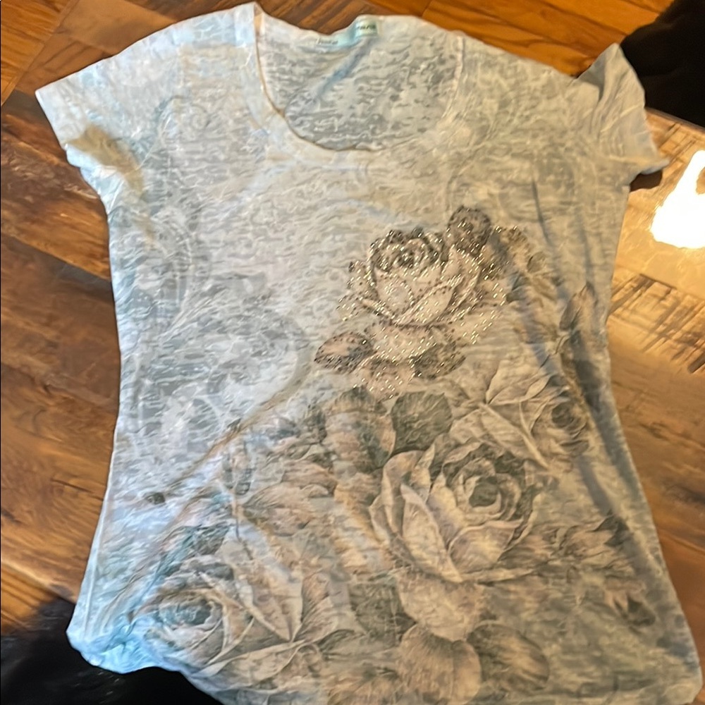Maurices Gray Graphic Short Sleeve T-Shirt